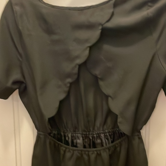 Scalopped open back detail mini black dress from Modcloth - Picture 4 of 4